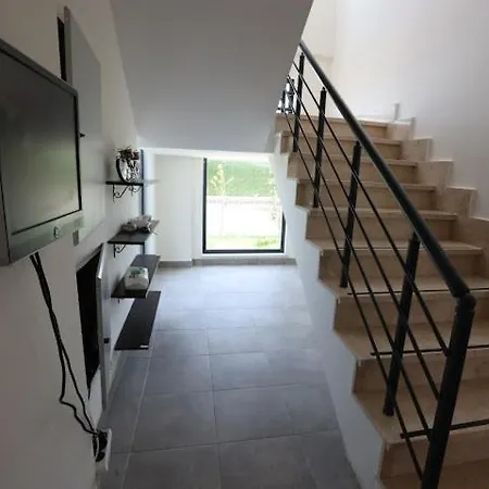 Villa Luxury In Doesemealti