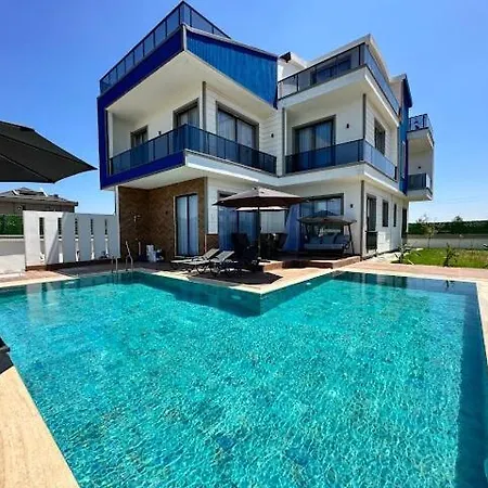 Villa Luxury In Doesemealti Antália