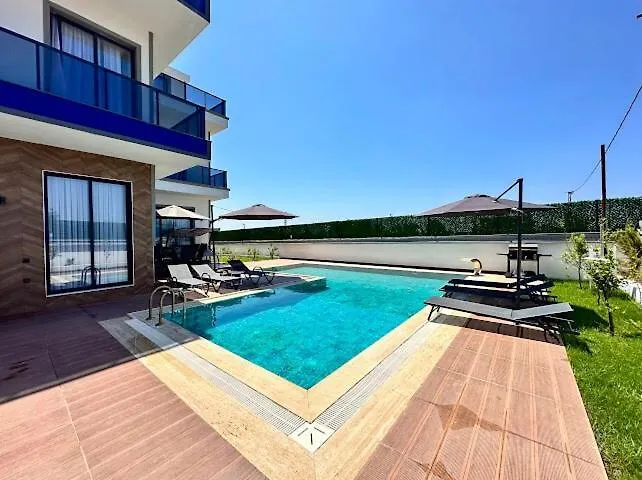 Luxury In Doesemealti * 安塔利亚