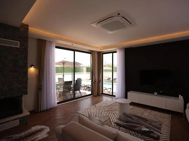 Luxury In Doesemealti 安塔利亚