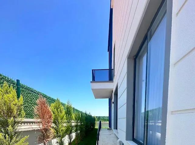 Luxury In Doesemealti