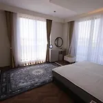 Luxury In Doesemealti וילה *