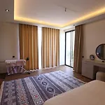 Luxury In Doesemealti * אנטליה
