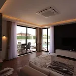 Luxury In Doesemealti אנטליה