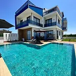 וילה Luxury In Doesemealti אנטליה