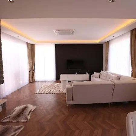 Willa Luxury In Doesemealti *
